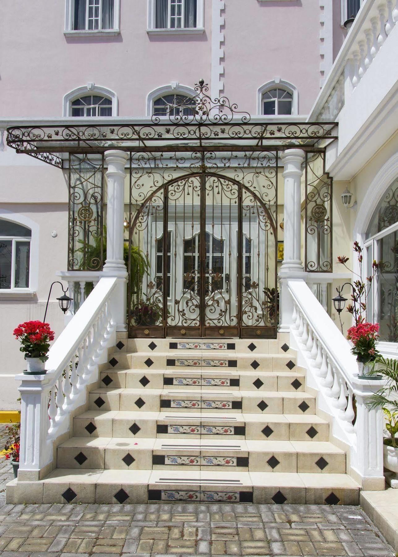 Eugenia Hotel Quito Exterior foto